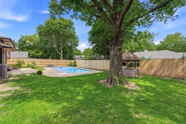 8300 E Brookhollow, Wichita, KS 67206