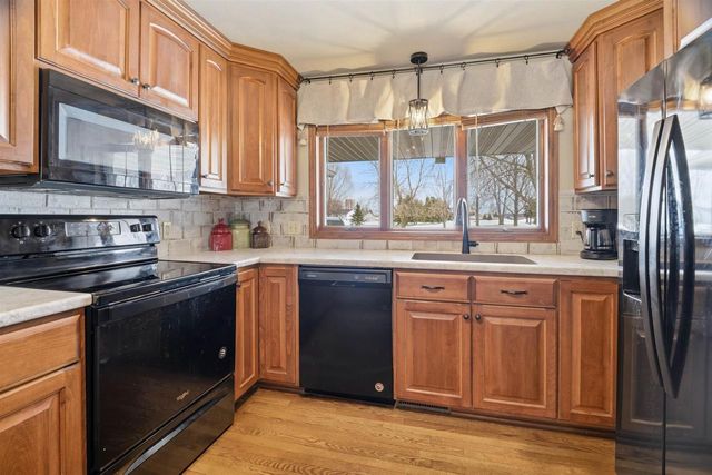 N3893 VANDEN BOSCH ROAD, Kaukauna, WI 54130