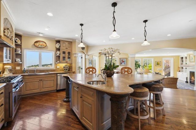 7 Redberry, Portola Valley, CA 94028