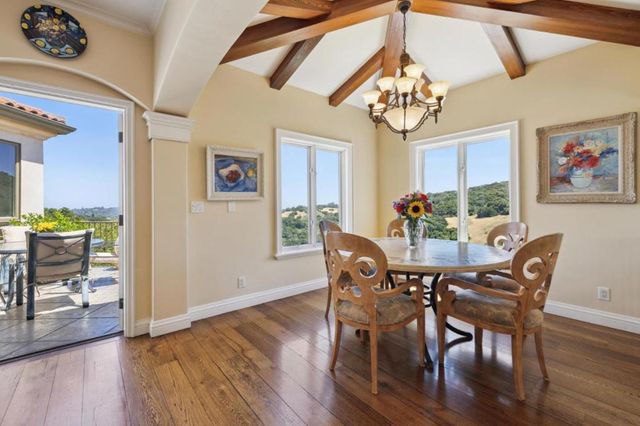 7 Redberry, Portola Valley, CA 94028