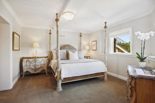 7 Redberry, Portola Valley, CA 94028