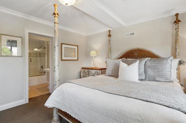 7 Redberry, Portola Valley, CA 94028