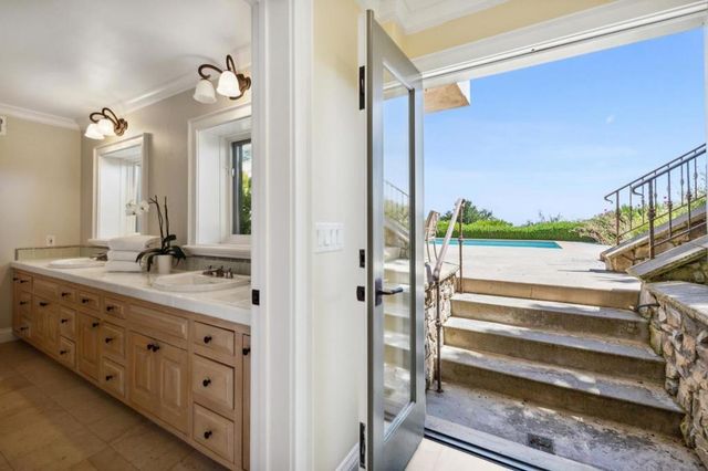 7 Redberry, Portola Valley, CA 94028