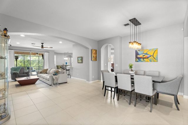 445 NW Sunflower Place, Jensen Beach, FL 34957
