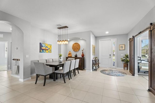 445 NW Sunflower Place, Jensen Beach, FL 34957