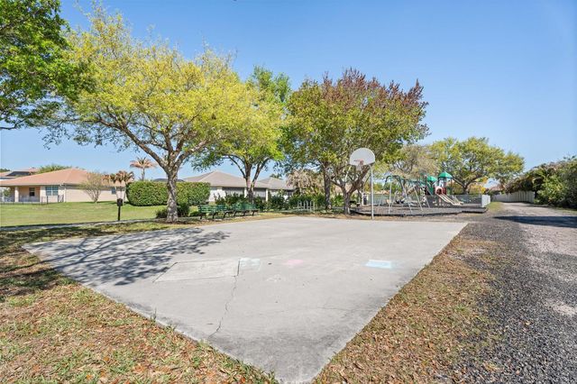 445 NW Sunflower Place, Jensen Beach, FL 34957