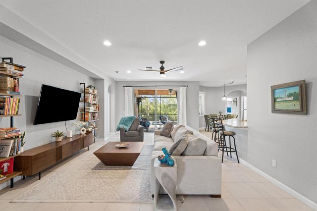 445 NW Sunflower Place, Jensen Beach, FL 34957
