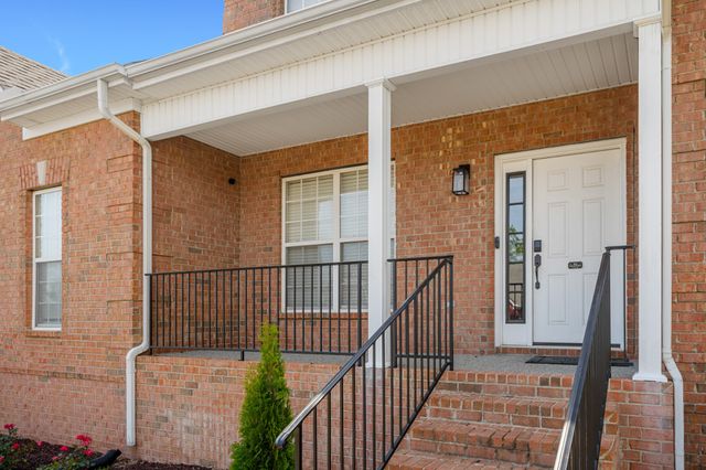 102 Clairmonte Ln, Hendersonville, TN 37075