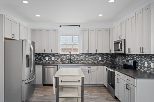 102 Clairmonte Ln, Hendersonville, TN 37075