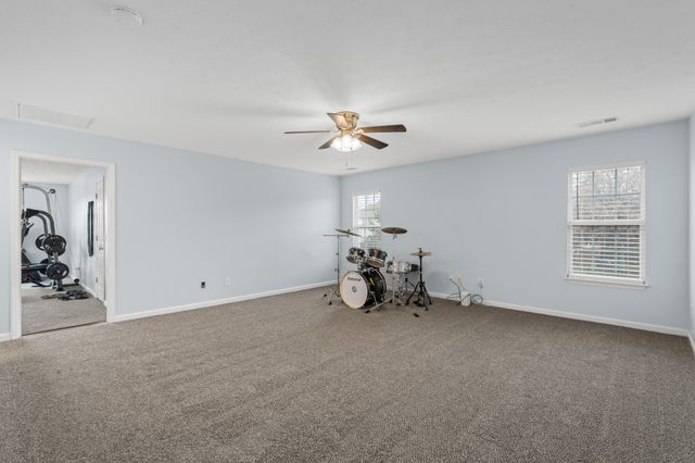 102 Clairmonte Ln, Hendersonville, TN 37075