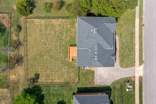 102 Clairmonte Ln, Hendersonville, TN 37075