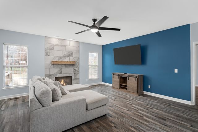 102 Clairmonte Ln, Hendersonville, TN 37075