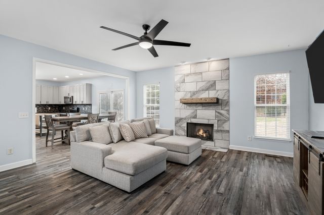 102 Clairmonte Ln, Hendersonville, TN 37075