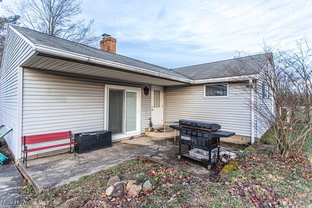 4453 N Leavitt, Warren, OH 44485