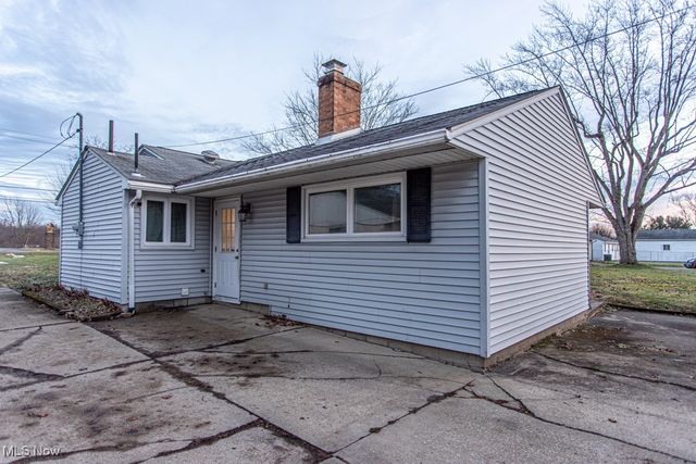 4453 N Leavitt, Warren, OH 44485