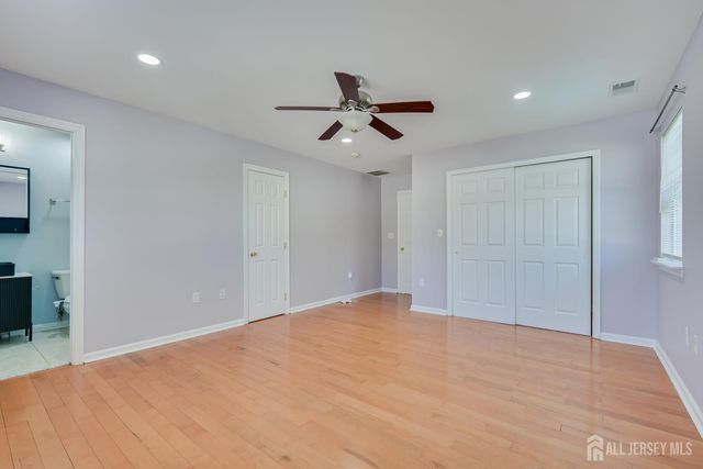 17 Idlewild Road, Edison, NJ 08817