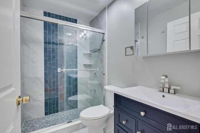 17 Idlewild Road, Edison, NJ 08817