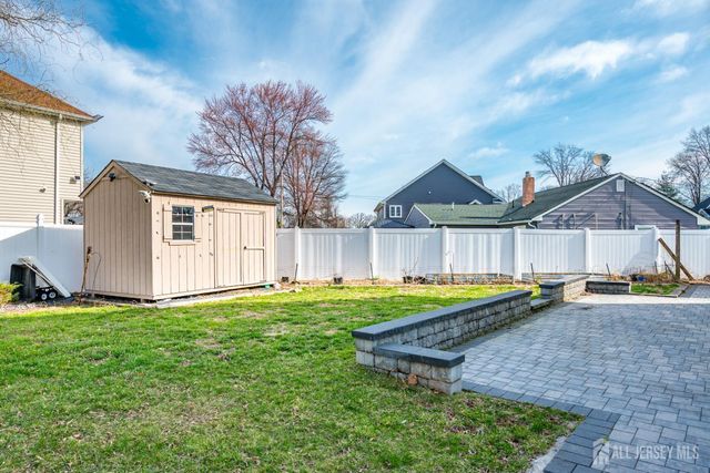 17 Idlewild Road, Edison, NJ 08817