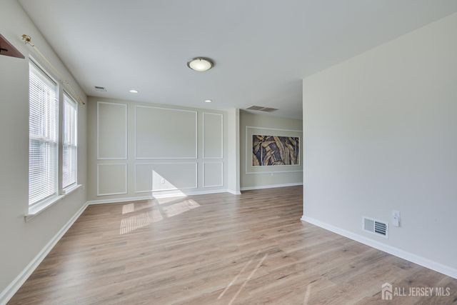 17 Idlewild Road, Edison, NJ 08817