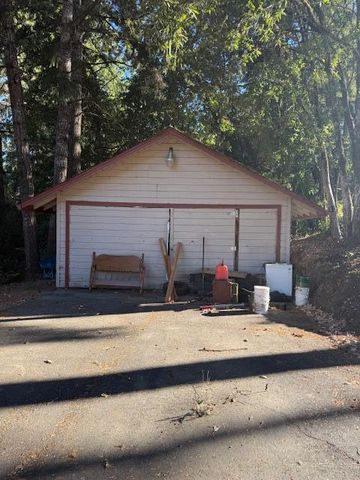 9819 Dyerville Loop Road, Myers Flat, CA 95554