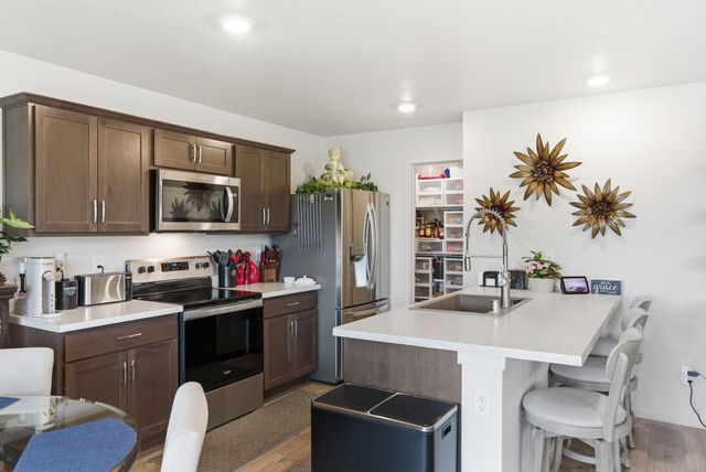 8308 S Colwood Rd, Cheney, WA 99004