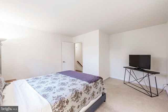 6245 SQUIRREL NEST LN, Warrenton, VA 20187