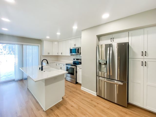 643 Wilbur Court, Gurnee, IL 60031