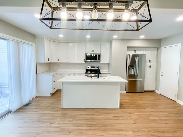 643 Wilbur Court, Gurnee, IL 60031