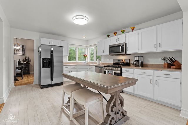 337 Aristocrat Drive, Bolingbrook, IL 60490