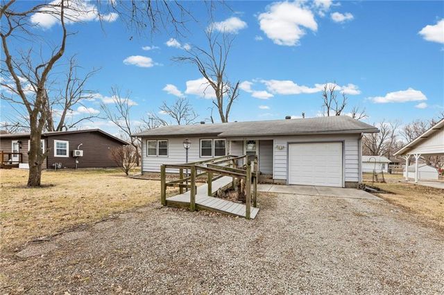 1018 N Sycamore Street, Ottawa, KS 66067
