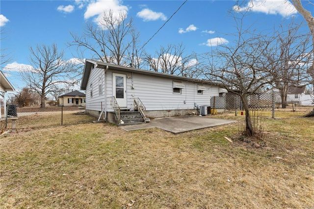 1018 N Sycamore Street, Ottawa, KS 66067
