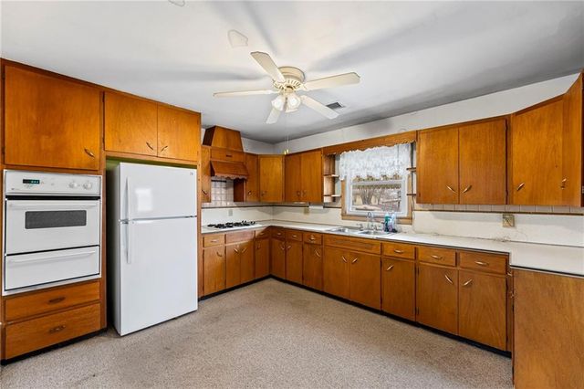 1018 N Sycamore Street, Ottawa, KS 66067