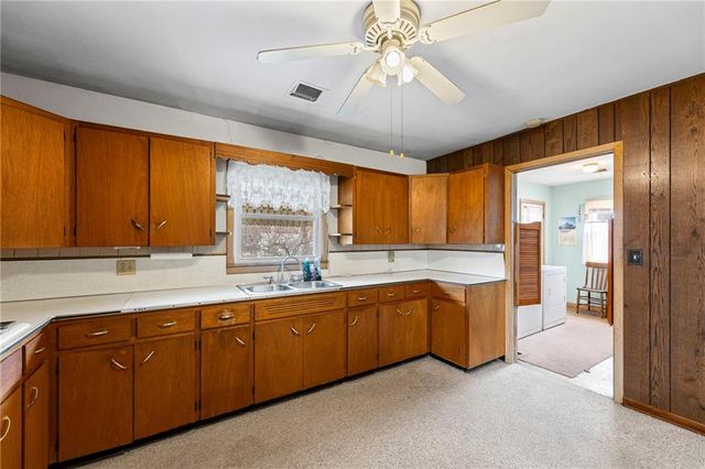 1018 N Sycamore Street, Ottawa, KS 66067