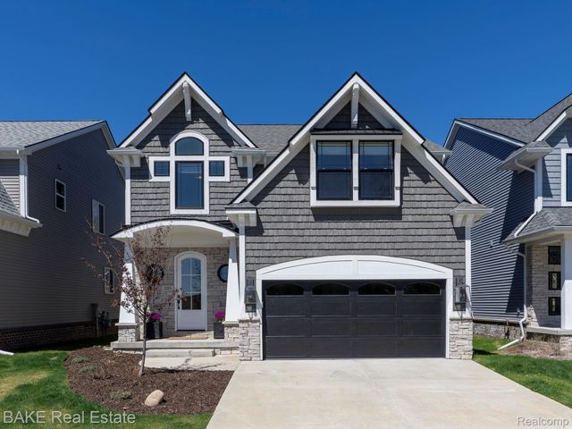 205 Mountain View Lane, Milford Village, MI 48381