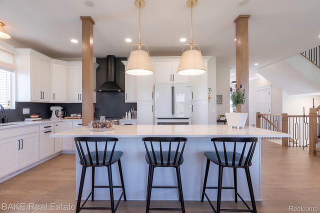 205 Mountain View Lane, Milford Village, MI 48381