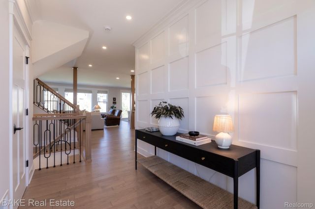205 Mountain View Lane, Milford Village, MI 48381
