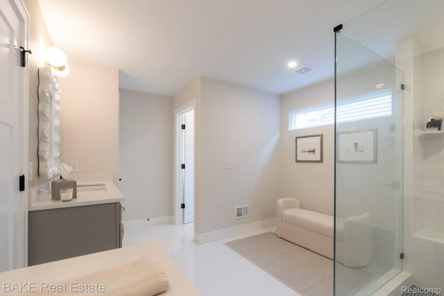 205 Mountain View Lane, Milford Village, MI 48381