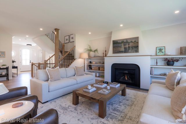 205 Mountain View Lane, Milford Village, MI 48381