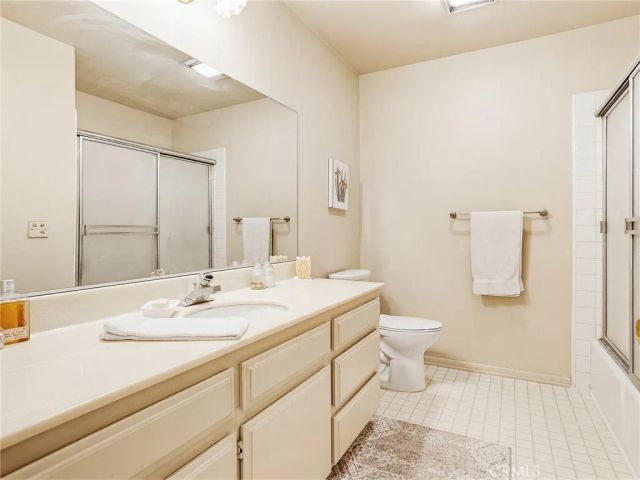 921 E Elmwood Avenue, Burbank, CA 91501