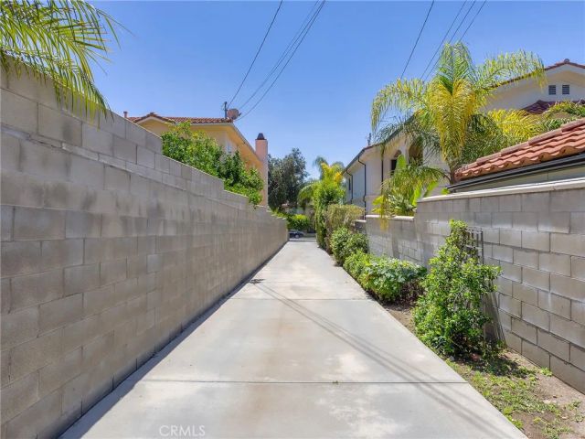 921 E Elmwood Avenue, Burbank, CA 91501