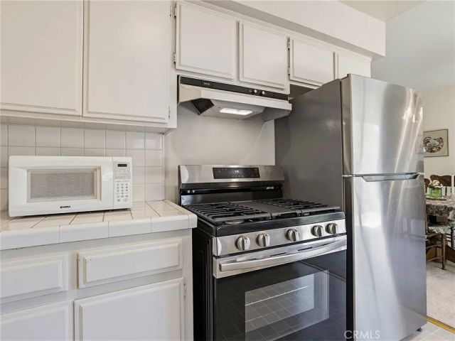 921 E Elmwood Avenue, Burbank, CA 91501