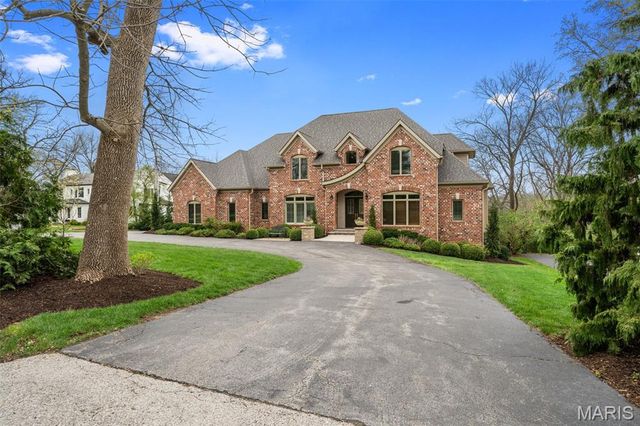 511 S Warson Road, Ladue, MO 63124