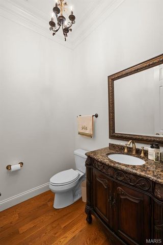 511 S Warson Road, Ladue, MO 63124