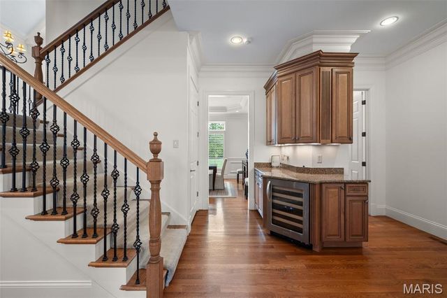 511 S Warson Road, Ladue, MO 63124