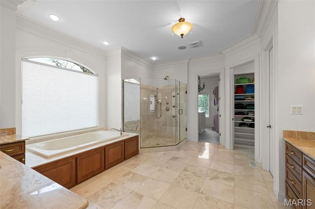 511 S Warson Road, Ladue, MO 63124