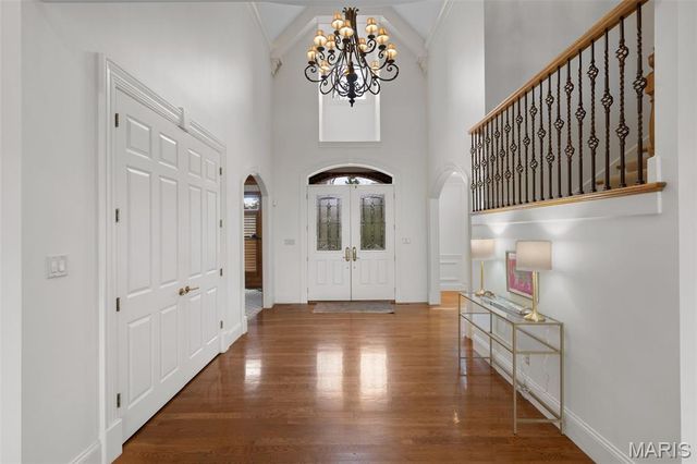 511 S Warson Road, Ladue, MO 63124