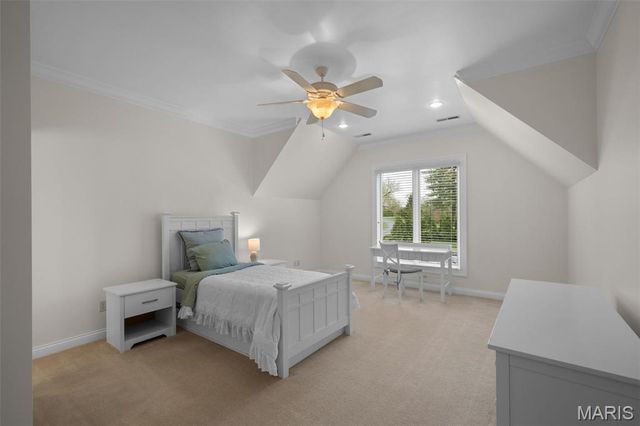 511 S Warson Road, Ladue, MO 63124