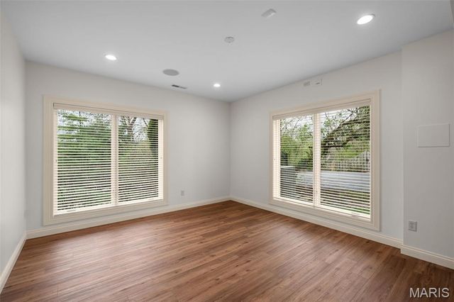 511 S Warson Road, Ladue, MO 63124