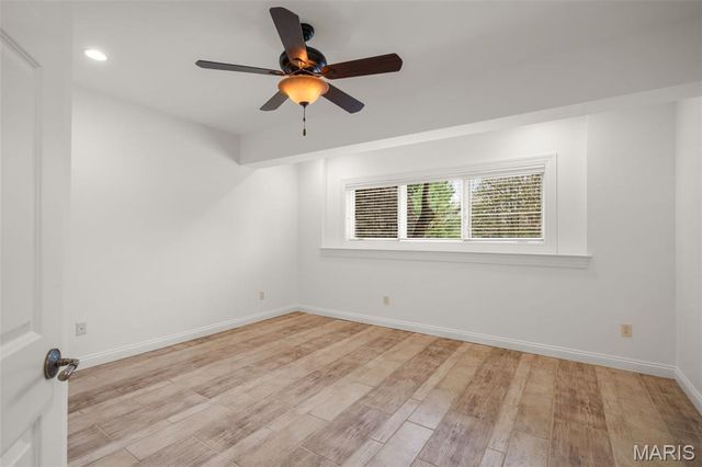511 S Warson Road, Ladue, MO 63124