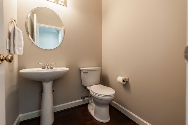 102 Fairlake Ct, Hendersonville, TN 37075